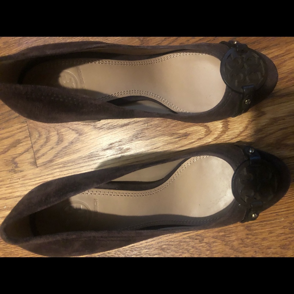 Tory Burch Sued Pumps dark brown 7m with dust bag